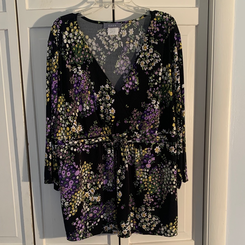 CASS Multi-colored Floral Women's Blouse EUC